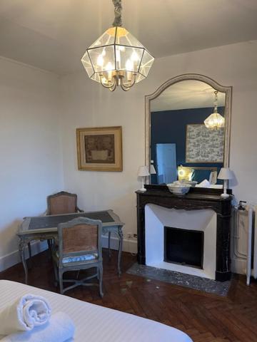 Le Manoir Du Thouron Hotel Saint-Sulpice-la-Pointe Kültér fotó
