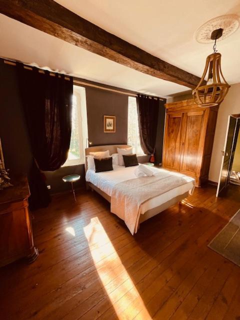 Le Manoir Du Thouron Hotel Saint-Sulpice-la-Pointe Kültér fotó