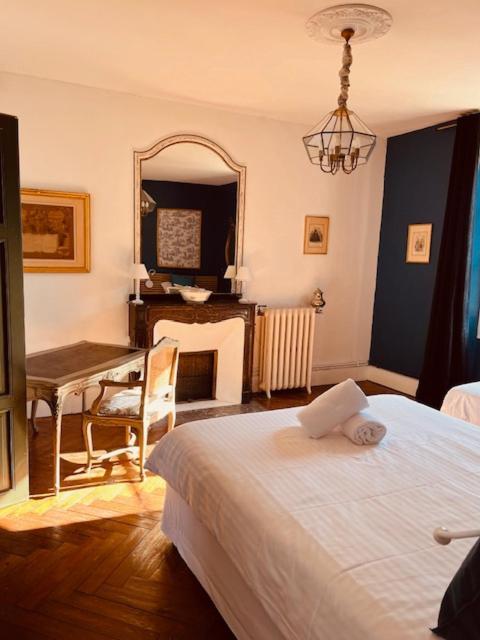 Le Manoir Du Thouron Hotel Saint-Sulpice-la-Pointe Kültér fotó